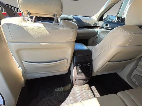 Used 2019 Lincoln MKT AWD image 35