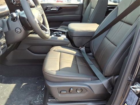 New 2026 Chevrolet Suburban High Country image 7