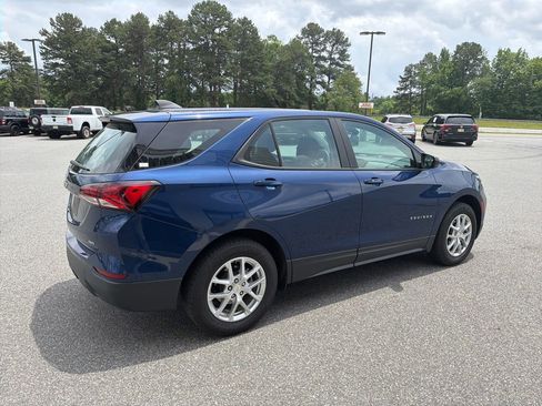 Used 2022 Chevrolet Equinox LS AWD/4WD image 7