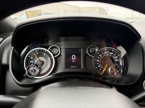 Used 2022 RAM 2500 Tradesman w/ Chrome Appearance Group image 8