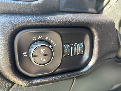 Used 2025 RAM 3500 Laramie image 21