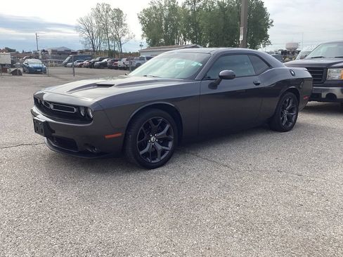 Used 2018 Dodge Challenger SXT Plus RWD image 3