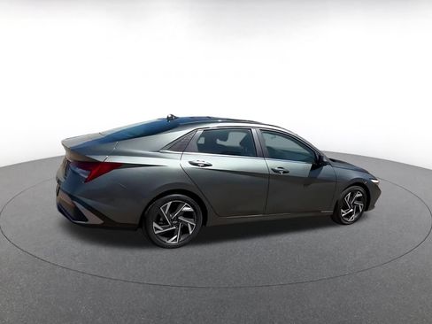 Used 2025 Hyundai Elantra SEL FWD image 15