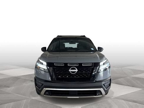 Used 2025 Nissan Pathfinder Rock Creek AWD/4WD image 3