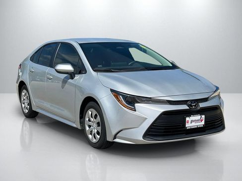 Used 2024 Toyota Corolla LE FWD image 3