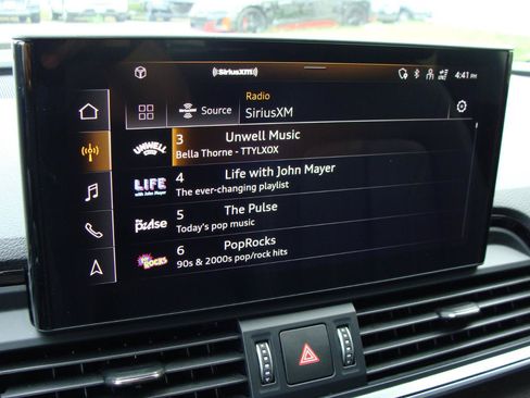 Used 2021 Audi Q5 e Premium Plus w/ Premium Plus Package AWD/4WD image 15