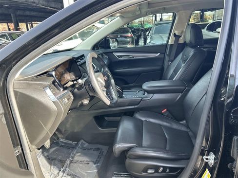 Used 2017 Cadillac XT5 Luxury image 9