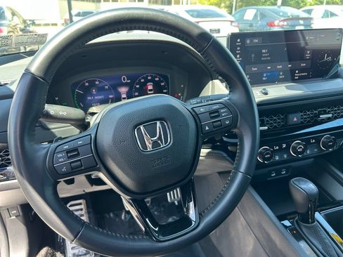 Used 2023 Honda Accord Sport image 11
