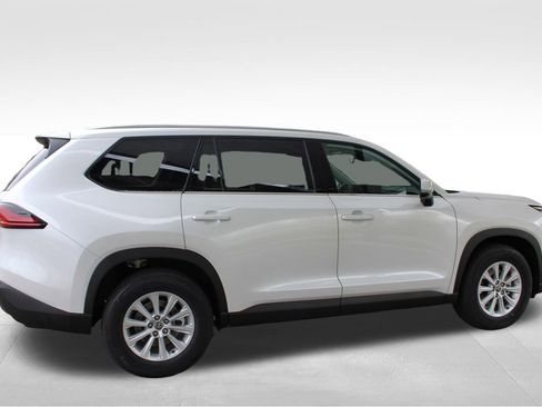 New 2026 Toyota Grand Highlander AWD image 16