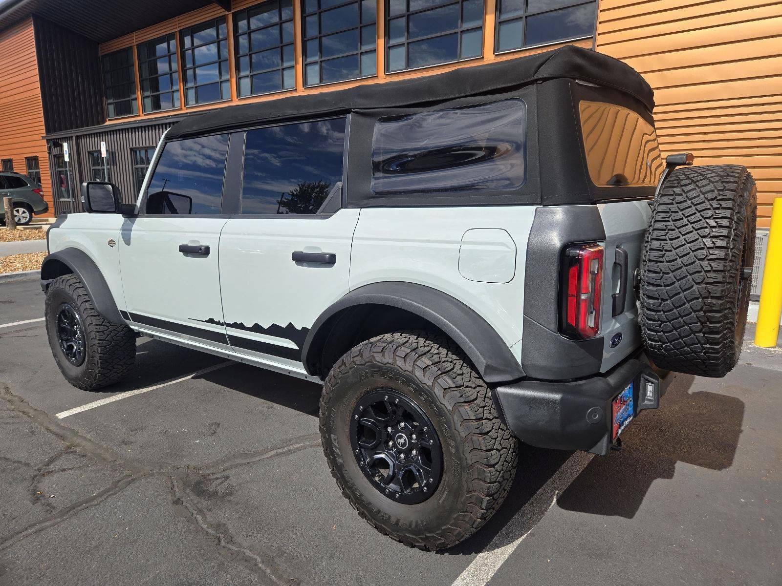 Used 2023 Ford Bronco Wildtrak AWD/4WD image 3