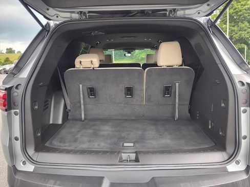 Used 2023 Chevrolet Traverse LS w/ Safety Package AWD/4WD image 10