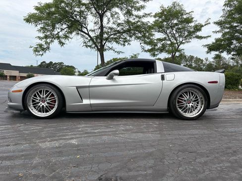 Used 2006 Chevrolet Corvette Coupe w/ Preferred Equipment Group RWD image 8