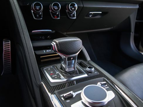 Used 2020 Audi R8 V10 performance image 18