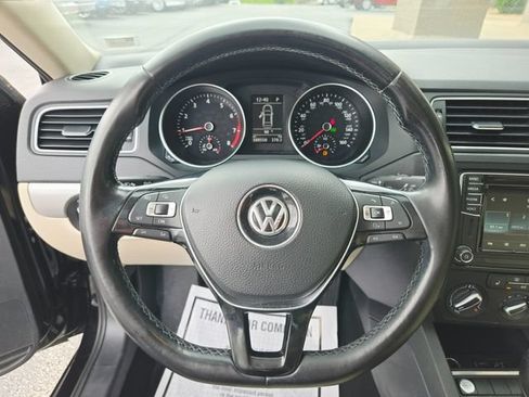 Used 2017 Volkswagen Jetta SE FWD image 13