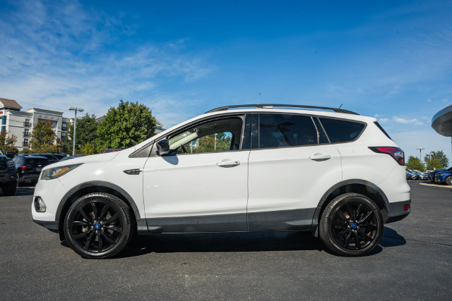 Used 2018 Ford Escape SE w/ SE Sport Appearance Package AWD/4WD image 4