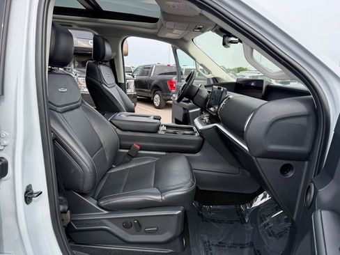 Used 2025 Ford Expedition Platinum AWD/4WD image 20