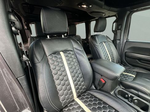 Used 2018 Jeep Wrangler Unlimited Sport S AWD/4WD image 22