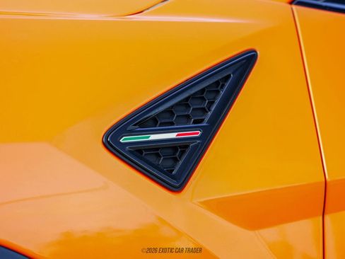 Used 2022 Lamborghini Urus image 65