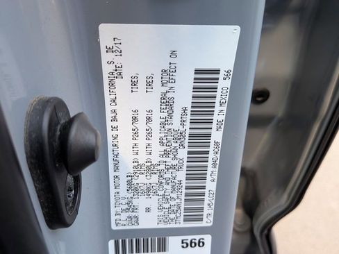 Used 2018 Toyota Tacoma TRD Off-Road image 25