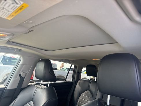 Used 2021 Toyota Highlander XLE image 10