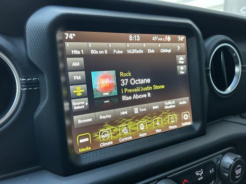 Used 2022 Jeep Wrangler Unlimited Sahara w/ Cold Weather Group image 20