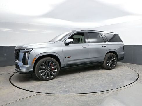 Used 2025 Cadillac Escalade V AWD/4WD image 9