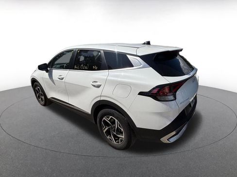 Used 2025 Kia Sportage LX image 4