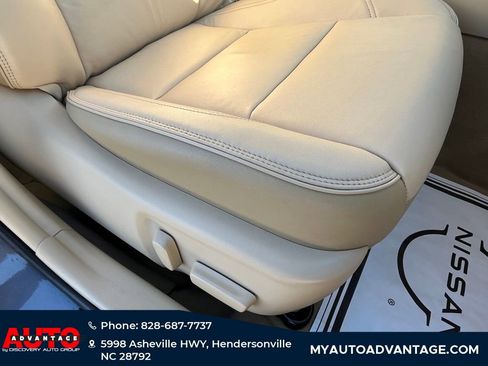 Used 2016 Toyota Camry XLE image 26