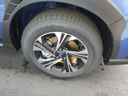 Used 2025 Subaru Crosstrek 2.0i Premium image 5