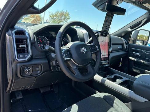 New 2026 RAM 2500 Big Horn AWD/4WD image 16