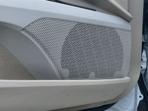 Used 2018 Toyota Camry XLE FWD image 22