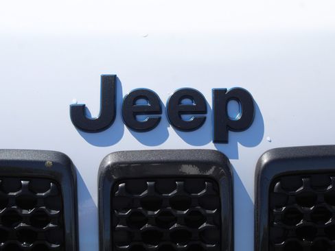 Used 2019 Jeep Cherokee Sport AWD/4WD image 13