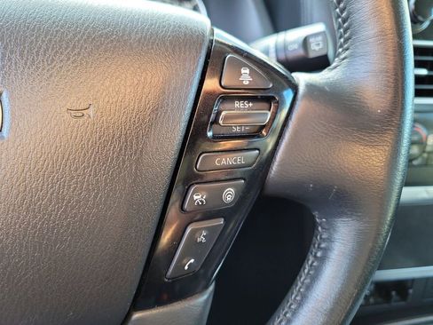 Used 2023 Nissan Armada SV image 6