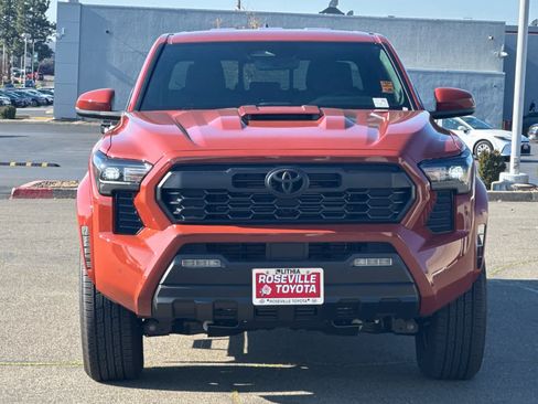 Certified 2025 Toyota Tacoma TRD Sport w/ TRD Sport Upgrade Package image 10