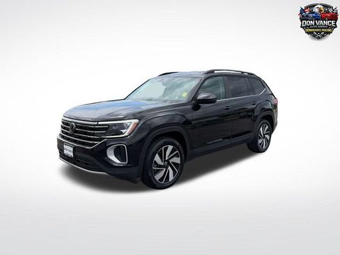 Used 2025 Volkswagen Atlas SE AWD/4WD image 1