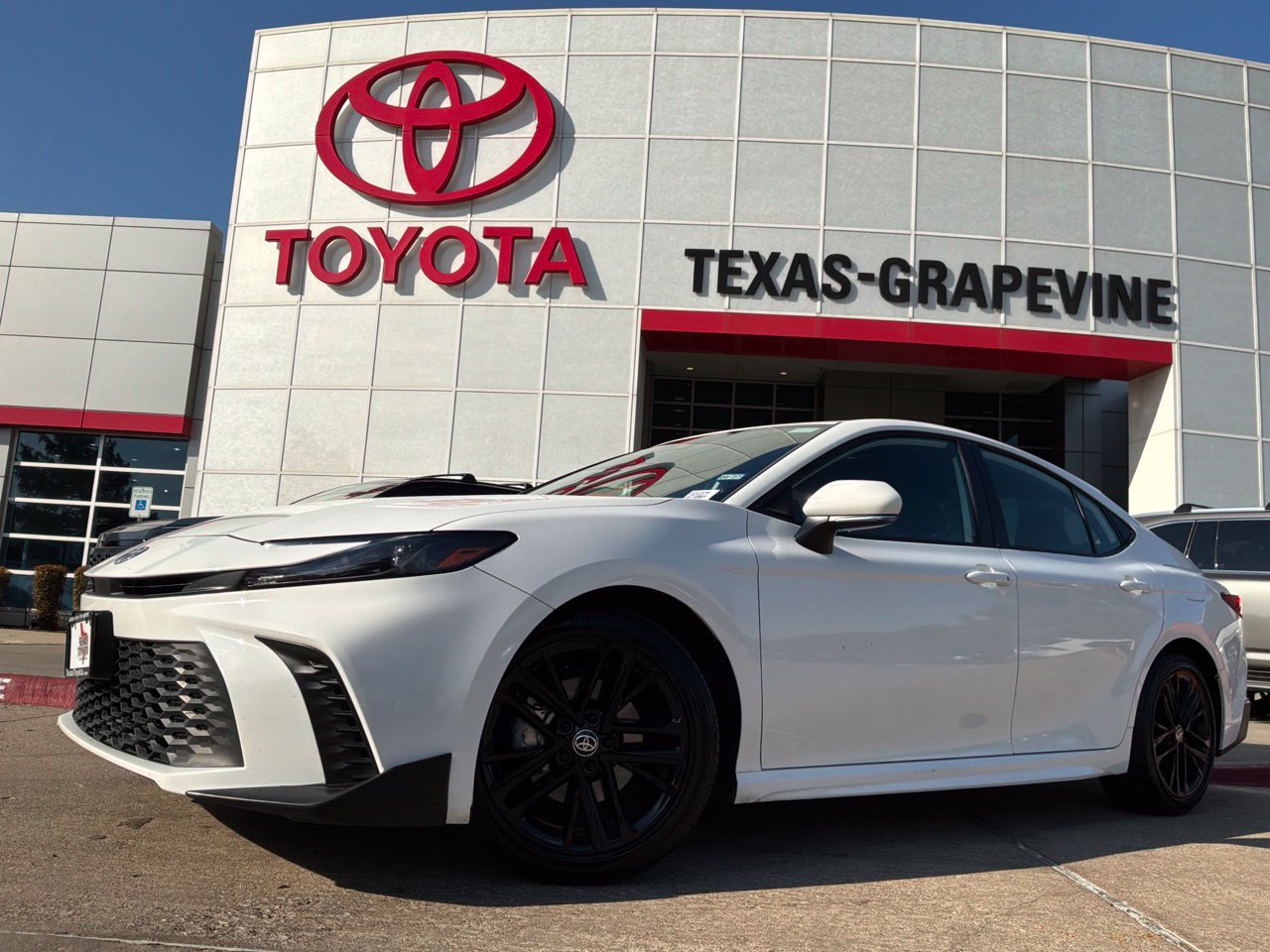 Used 2026 Toyota Camry SE FWD image 2