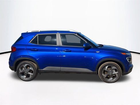 New 2025 Hyundai Venue Limited image 4