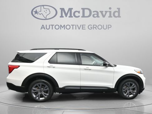 Used 2023 Ford Explorer XLT w/ Equipment Group 202A AWD/4WD image 9