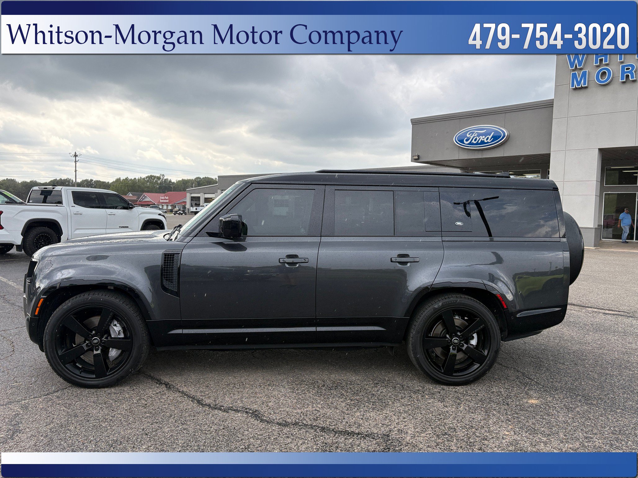 Used 2023 Land Rover Defender 130 X-Dynamic SE AWD/4WD image 8