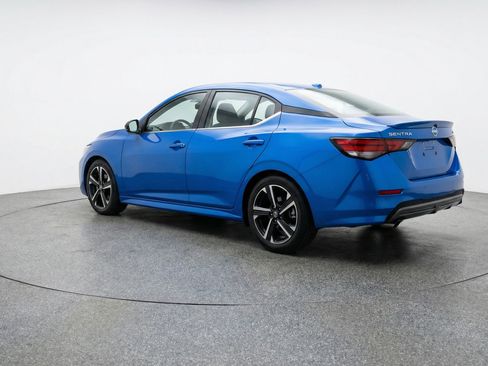 Used 2025 Nissan Sentra SV image 6