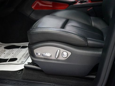 Used 2019 Porsche Macan AWD/4WD image 28