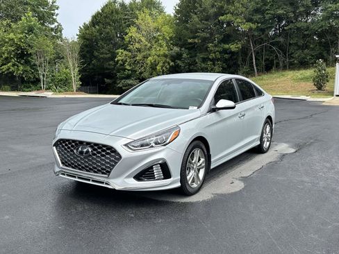 Used 2019 Hyundai Sonata SEL w/ Tech Package 02 FWD image 3