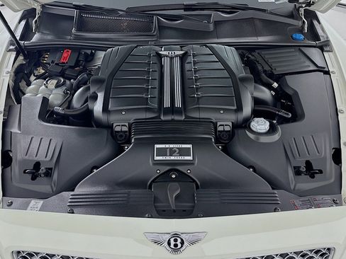 Used 2018 Bentley Bentayga Activity image 11