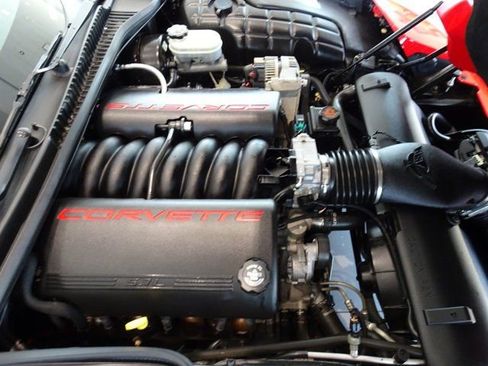 Used 2000 Chevrolet Corvette Coupe w/ Roof Pkg image 23