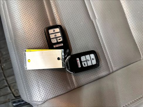Used 2020 Honda CR-V Touring image 13