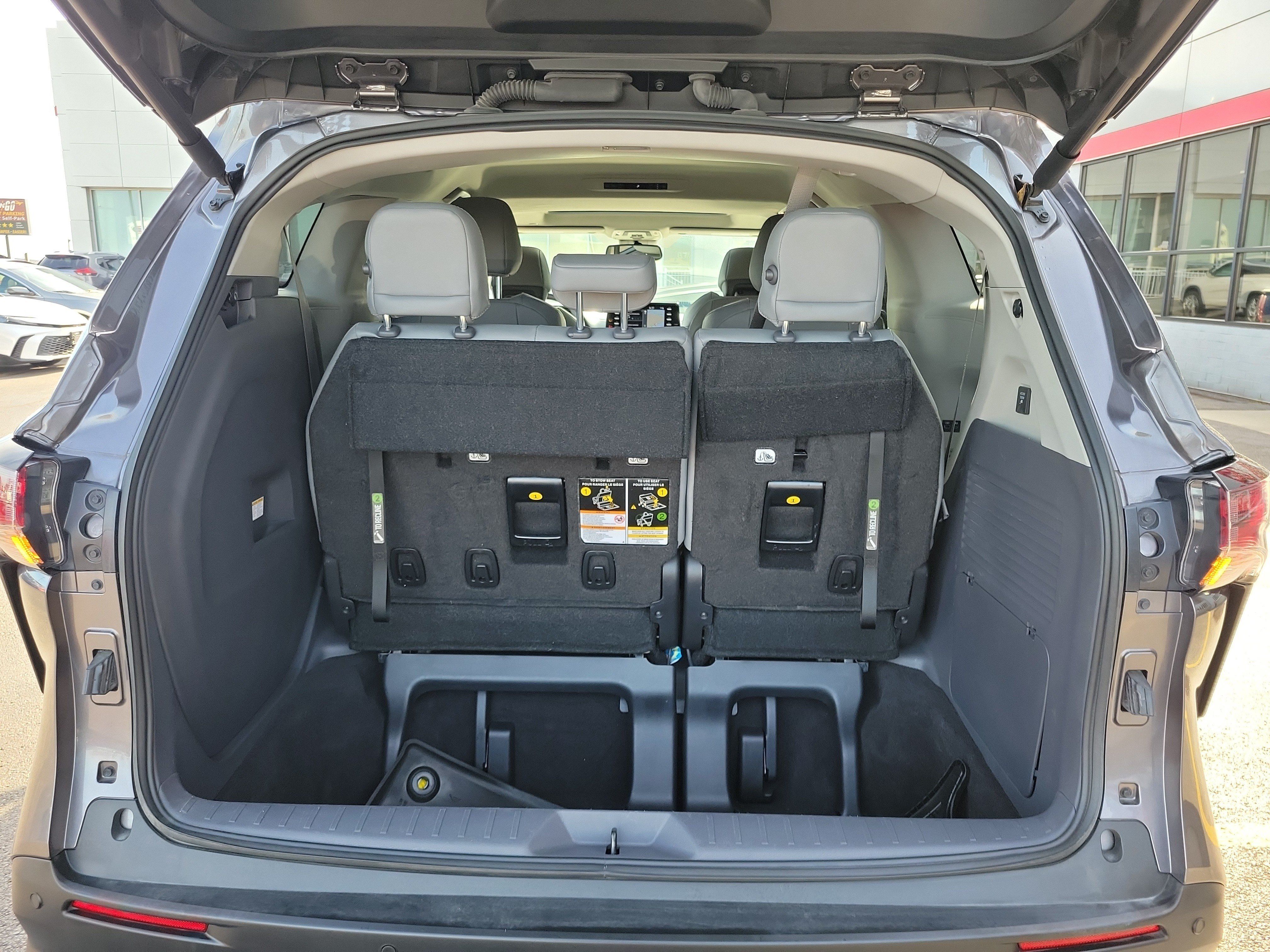 Used 2023 Toyota Sienna XLE w/ XLE Plus Package AWD/4WD image 8
