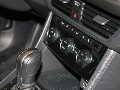 Used 2019 Volkswagen Jetta SE w/ Cold Weather Package image 57