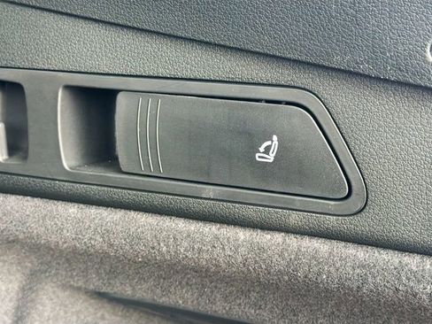 Used 2019 Audi e-tron Prestige image 13