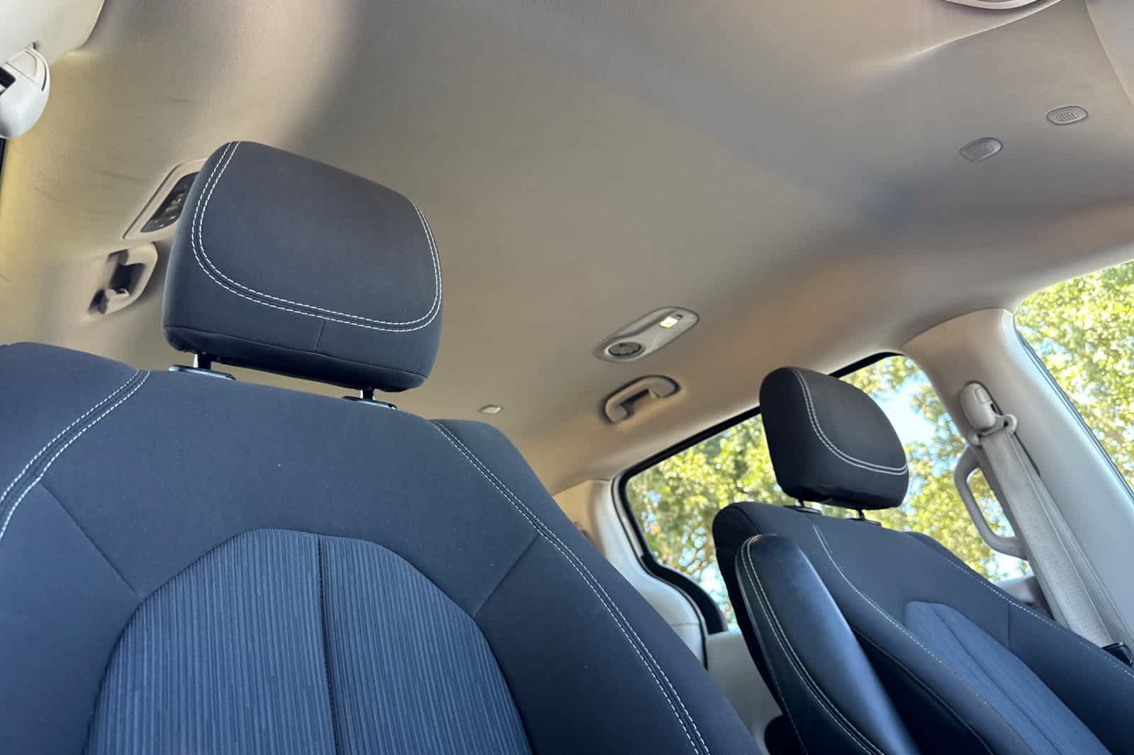 Used 2023 Chrysler Voyager LX FWD image 18