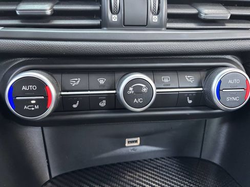 Used 2018 Alfa Romeo Giulia Quadrifoglio w/ Driver Assist Dynamic Package image 15